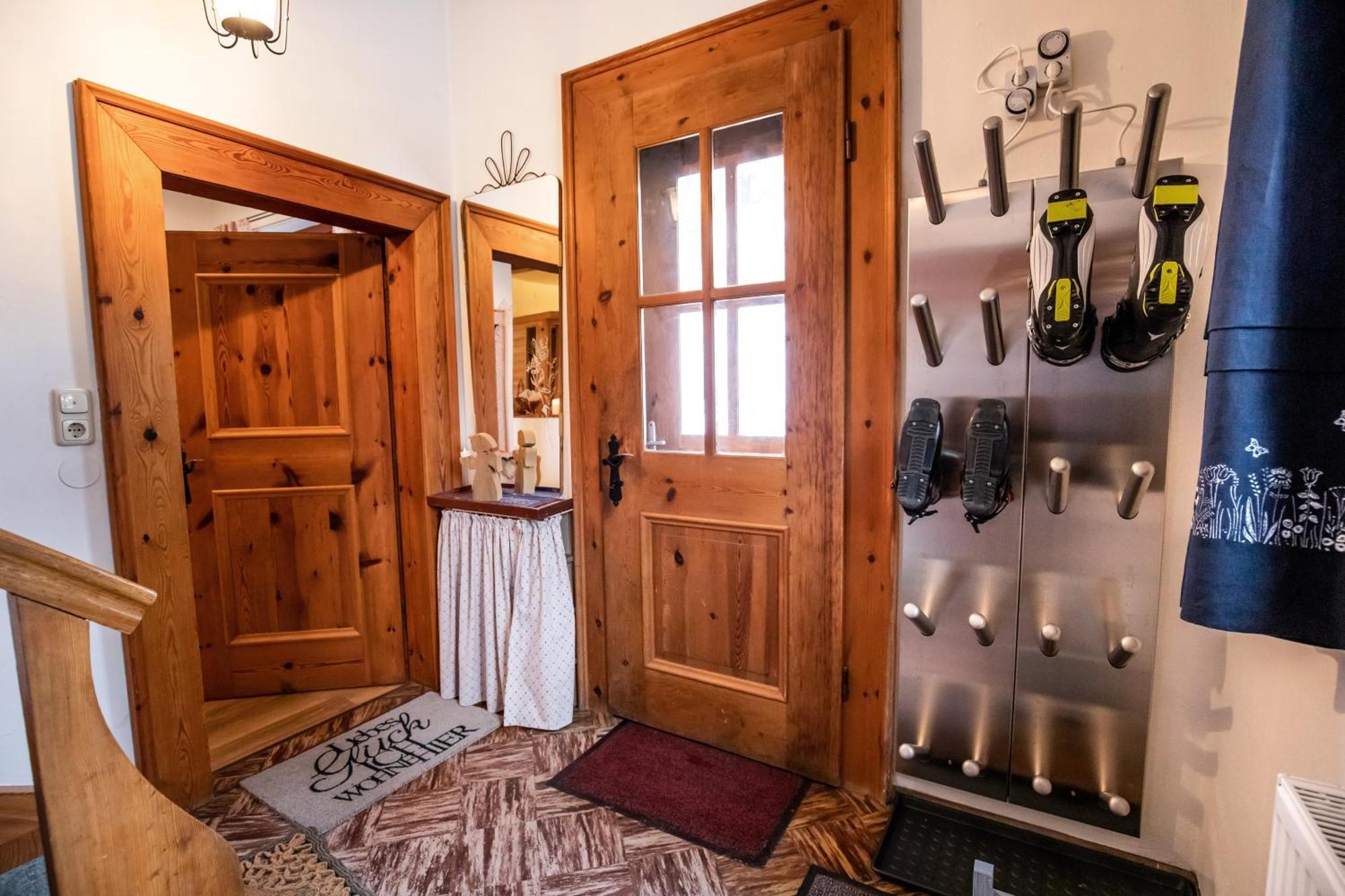 Haus Weidmannsheil - Wohnen Im Romantischen Forsthaus Werfen Ngoại thất bức ảnh